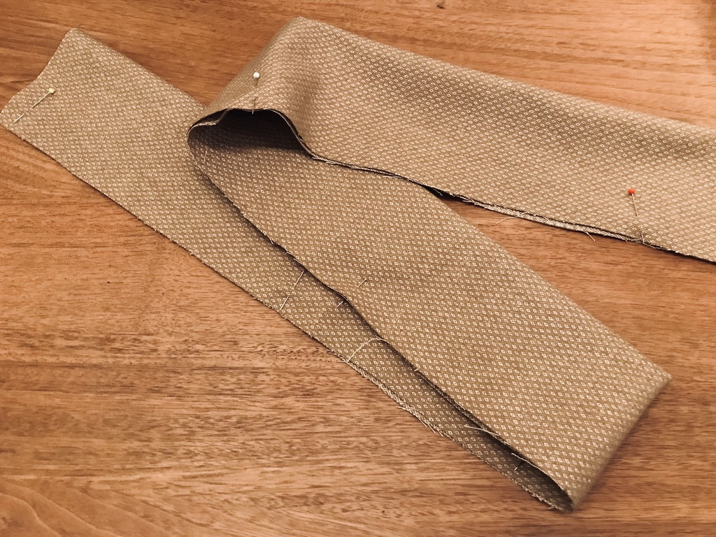 zuschnitt-dirndl-schuerze