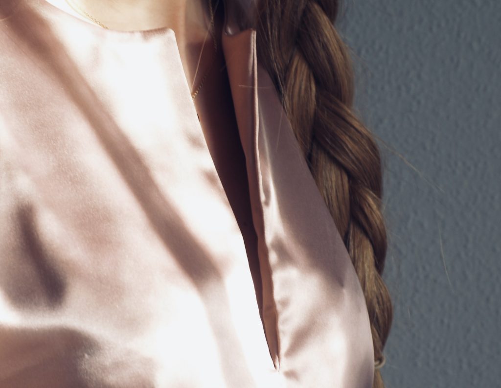 elegante-bluse-naehen-Ausschnitt