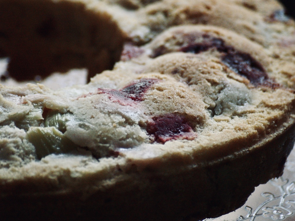 rhabarberkuchen-mit-himbeeren