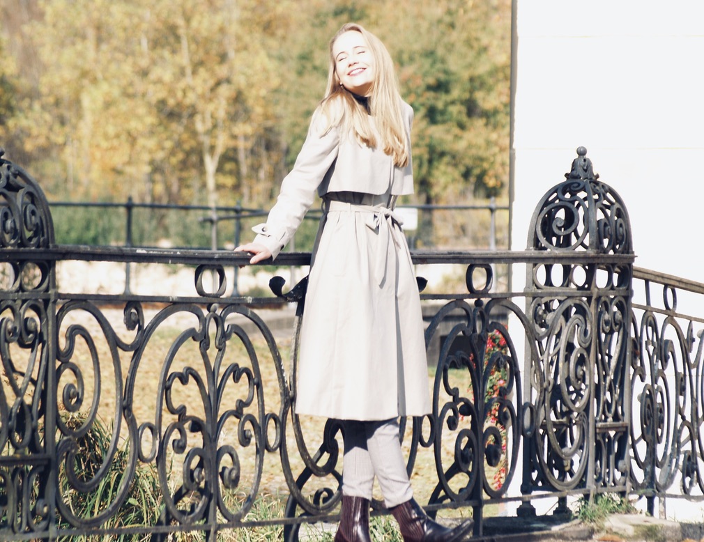 trenchcoat-naehen-lachen